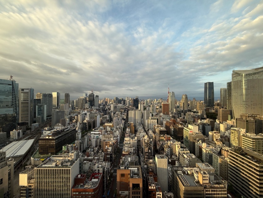Morning Tokyo! Let's rock this week!