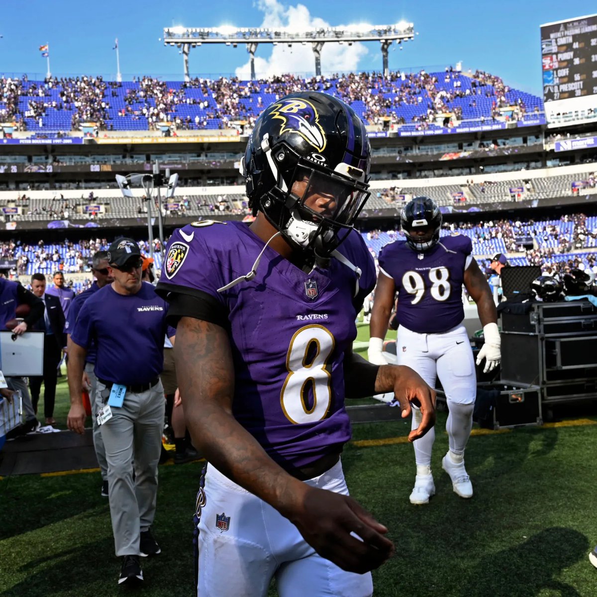 Jackson_muse's tweet image. Lamar Jackson Stats by Week 2 — This Season vs Last Season

This Season —               Last Season —

136.6 RTG                         86.5 RTG
68.8 CMP%                     62.7 CMP%
434 Pass YDS               520 Pass YDS
83 Rush YDS                 167 Rush YDS
7-0 TD/TO…