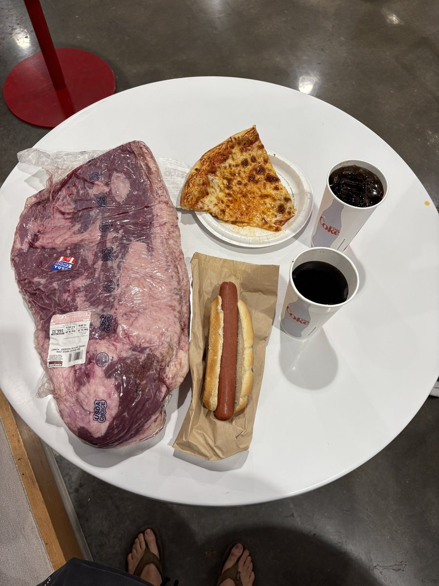 XxB_radLoverxX's tweet photo. Never kill yourself #costco #rushpikapp https://t.co/LsPbLIa5IZ