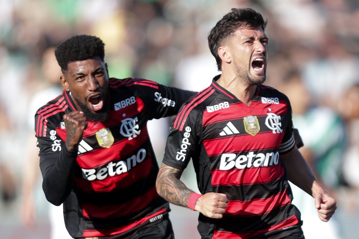 Flamengo sigue intratable. Es líder con 22J disputadas, con 47G a favor y 10G en contra.

La superioridad sobre la mayoría de los equipos brasileños es reseñable cada fin de semana. Hoy tocó a Juventude.

No obstante, Palmeiras esta a 4 puntos y 1J menos.

El final promete.