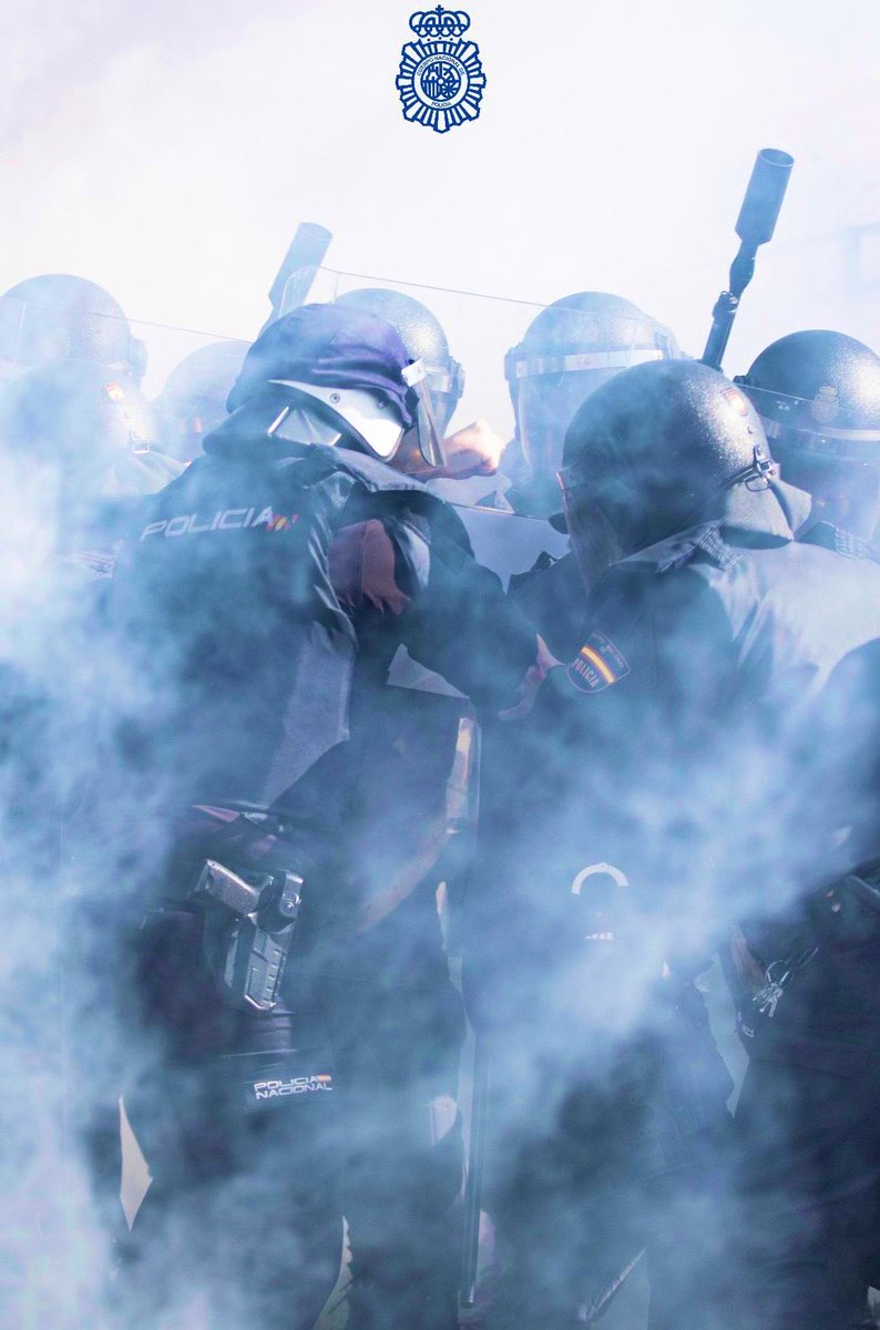 Galle_87's tweet image. Pronta recuperación a los 22 valientes heridos de la #UIP. Todos los compañer@s deberían volver a sus casas sanos y salvos,pero a veces no es así. No es un trabajo normal y solo servimos a la Ley y al restablecimiento del orden. No hay más. Con ellos, hasta el final, hermanos. 💙