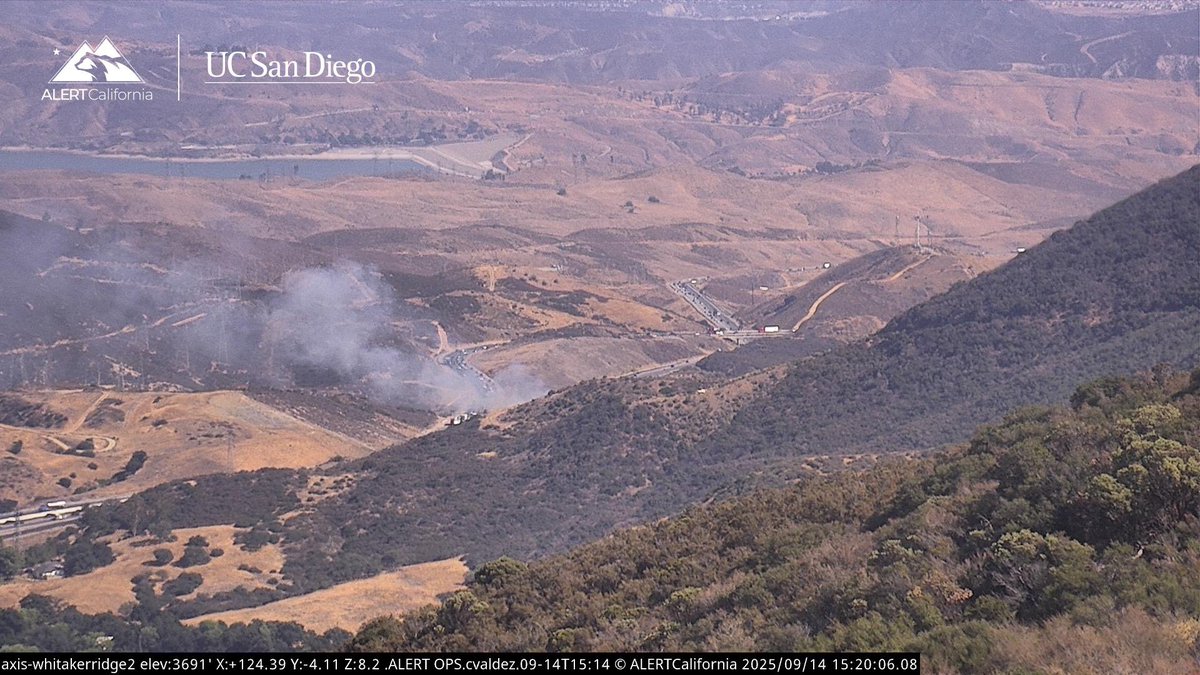 DanielFireTruck's tweet photo. New Brush Fire South I-5, Angeles National Forest, Los Angeles County.
2 acres, Moderate Rate of Spread, Moderate Growth Potential.

LACoFD Copters 12, 18, 21, 22 is enroute.
#TownFire https://t.co/IzOPAviZIR