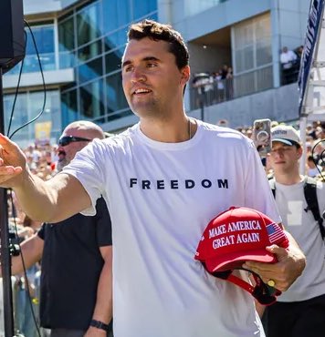 Oli London tweet media