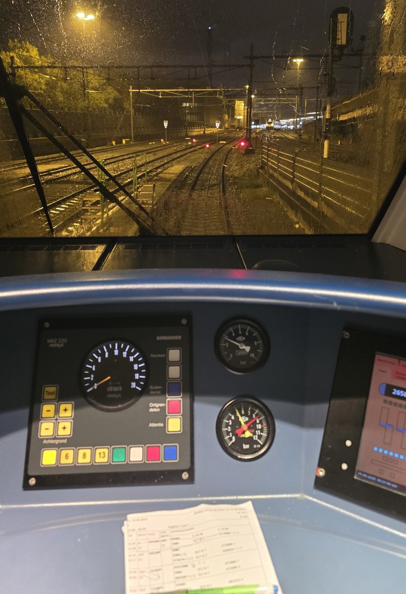 Mijn allerlaatste nachtdienst, hierna stop ik ermee 😁
Heb ik bijna 32 jaar gedaan, vind het wel leuk geweest 😜