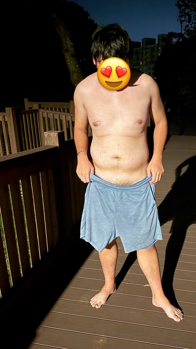 半夜拍拍 🥵
幫我拍嗎 嘻嘻
不過最近好像有點色🥴

#大學生 #野裸