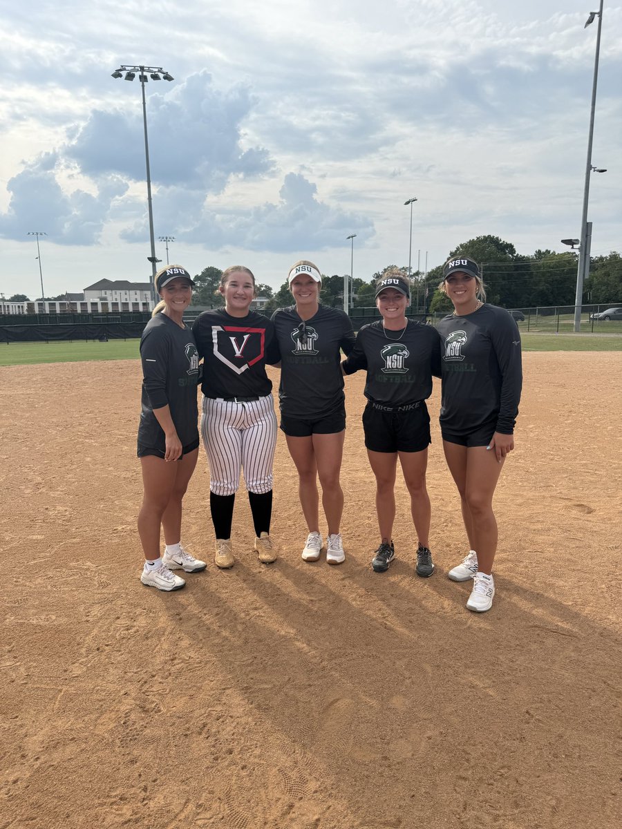Piper Gardenhire (@gardenhire53871) on Twitter photo Thanks again so much to <a href="/RiverHawksSB/">🥎 RiverHawks Softball 🥎</a> for a wonderful camp!!!
Had lots of reps and met some amazing people!! Thanks again so much to <a href="/RiverHawksSB/">🥎 RiverHawks Softball 🥎</a> for a wonderful camp!!!
Had lots of reps and met some amazing people!!