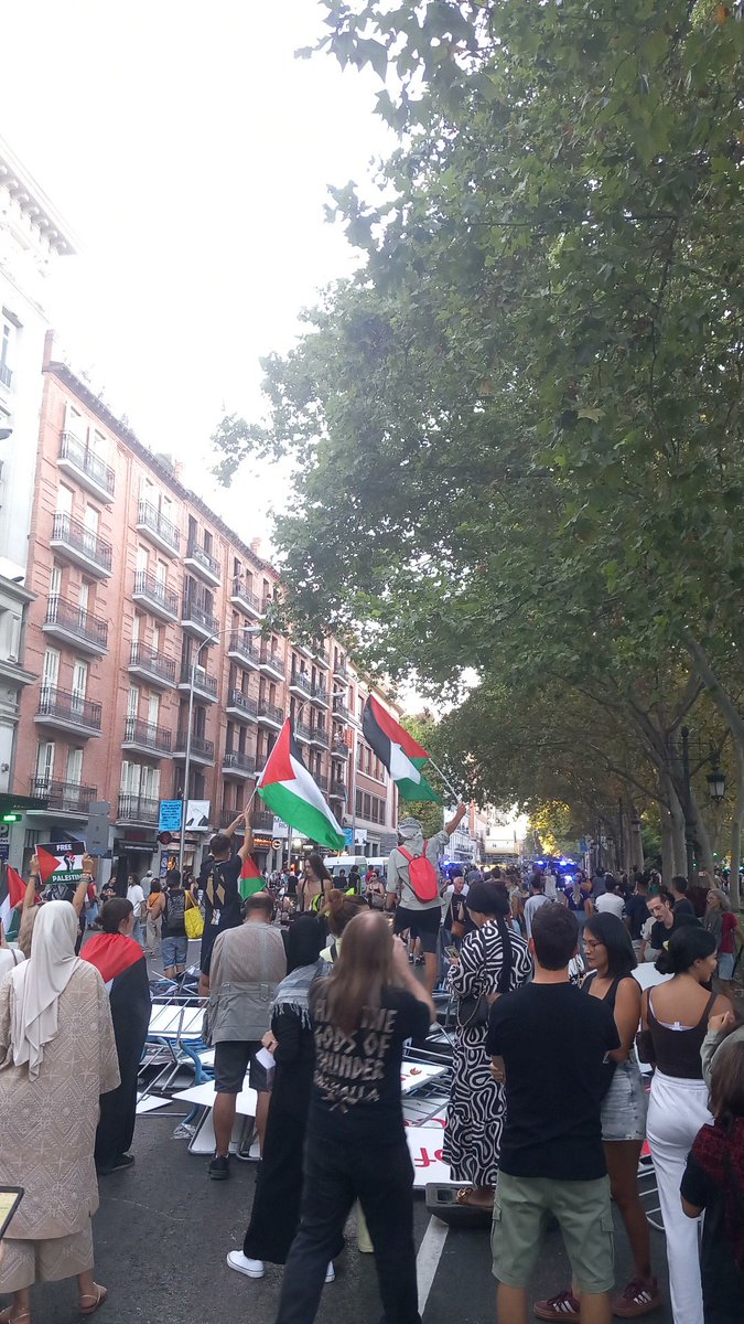 RedaRatatta's tweet image. 🇵🇸 Free Palestine 🇵🇸
#FreePalestine #FreeGaza #España #madrid #Mundo 
#فلسطين #غزه_تموت_جوعاً #غزة_تحت_القصف #غزة_تُباد