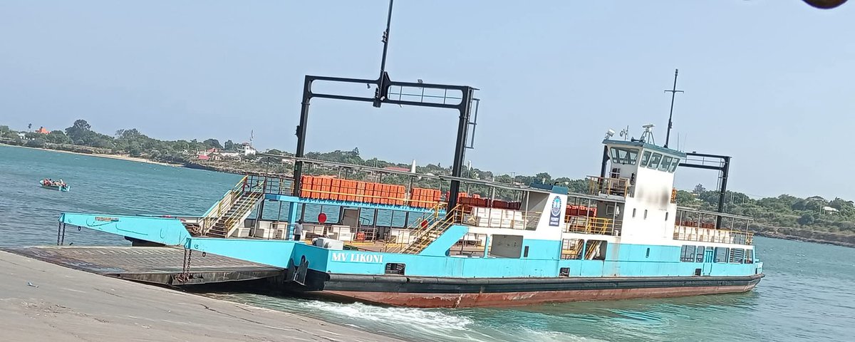 FerryKenya's tweet image. Good morning;
Four ferries are at your service at the Likoni channel.
SAFETY TIP;
1. Embark/disembark aboard as directed by our marshals.
2. Do not sit, lean or stand on the guard railings.
Safe sail.
#ferrykenya #likoniferry  #PSSDTransport #Kenya_Ports #kmakenya #TransportKE