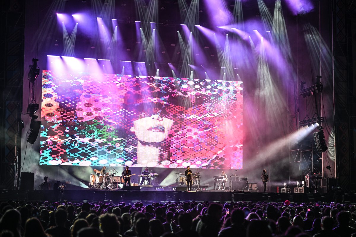 zoetheband's tweet photo. ¡Gracias, Bogotá! 💛💙❤️ @CordilleraFest https://t.co/qGptGDgJ14