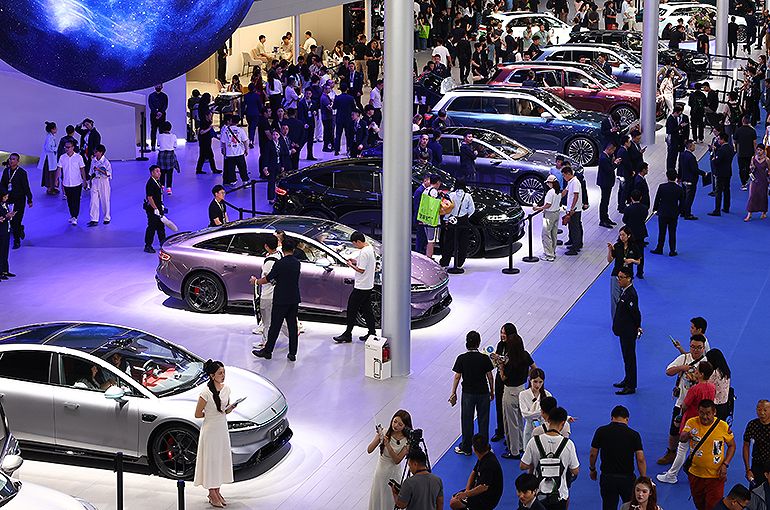 yicaichina's tweet image. China set its auto sales target at around 32.3 million units for this year, up 3% from last year, according to a work plan jointly issued by eight government departments, including the MIIT. #NEV sales are expected to surge 20% to 15.5 million units in the period.