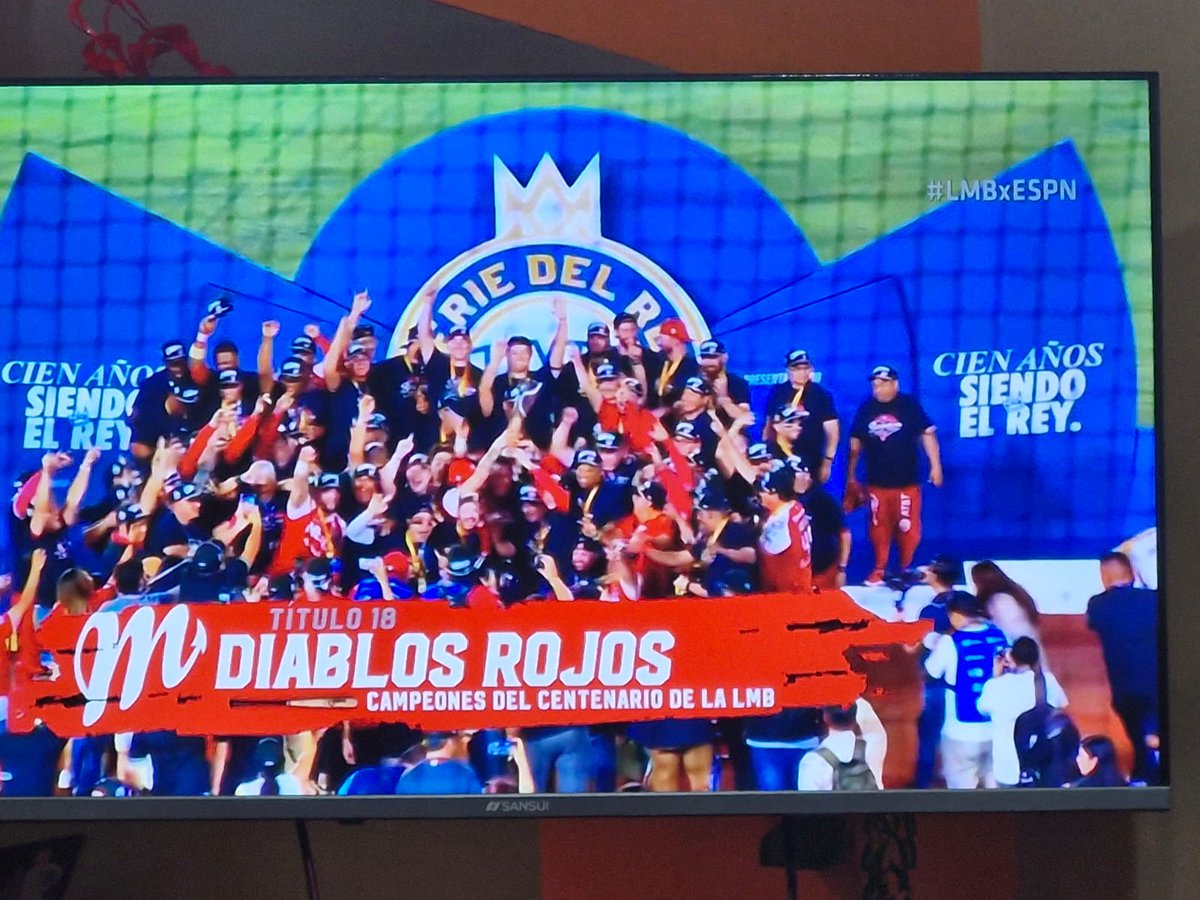 4lvaro's tweet photo. ¡La 18 llegó en el centenario! Campeones otra vez! @DiablosRojosMX https://t.co/NLBy6WnwpU
