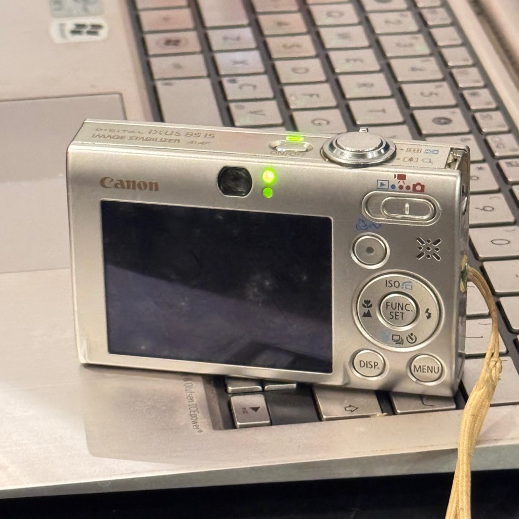 whsloosh | wts digicam analog tweet media