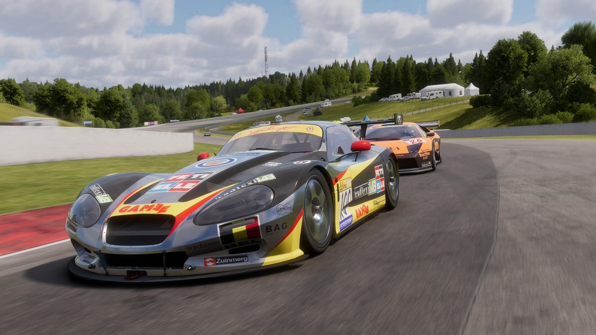 gamerslv's tweet image. #ProjectMotorRacing #Straight4Studios #GiantsSoftware #Gamescom2025 
Трейлер игры Project Motor Racing на Gamescom 2025! 
 
Игроков ждет новый стандарт гоночных симуляторов с легендарными марками автомобилей и трассами.

Подробнее - vk.com/wall-76721563_…