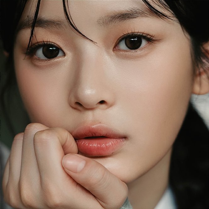 Hanni’s stunning Chuseok Holiday pictorials a year ago today. Chuseok Day falls on her birthday this year.