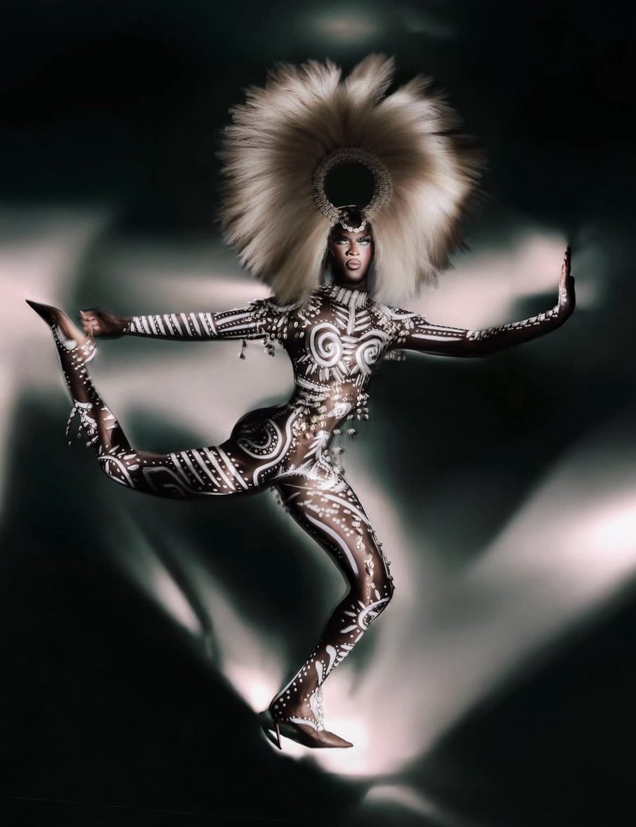 Mami Watta looks flawless in her Lip Sync for the Crown look for Drag Race France All Stars.