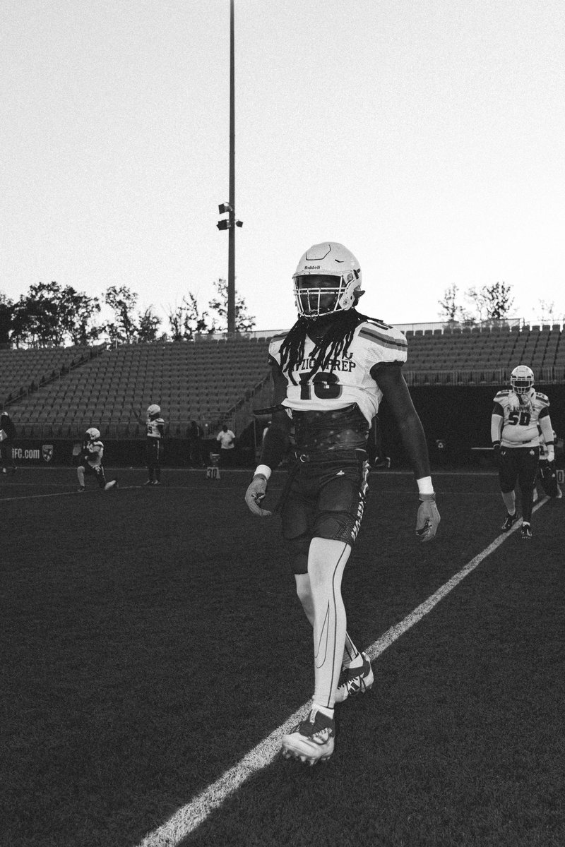 Devin6kk's tweet image. hudl.com/v/2Sgbeh
Week1-3 highlights

15 tackles 
7 TFL
4 Sacks
1 fumble recovery 
1 disrupted punt /tfl

6’2 197 3.6gpa #Co2027 #EdgeRusher