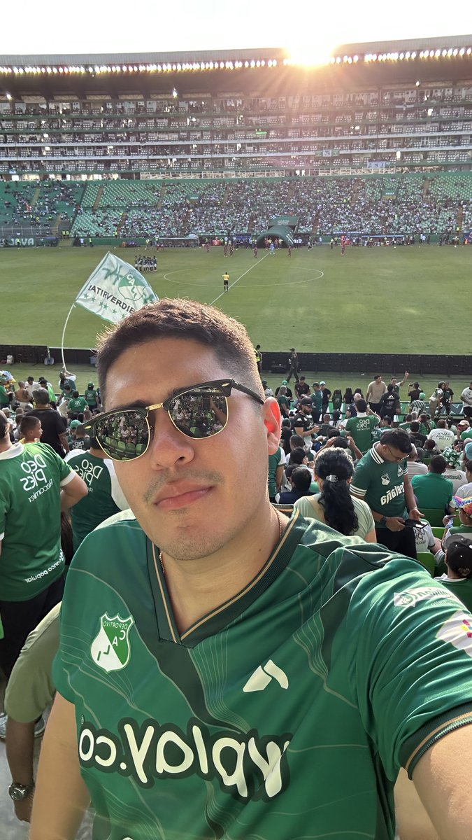 ayalacamilo03's tweet photo. Después de 2 años vuelvo a verte 🤍💚 https://t.co/JTonTyAU2R