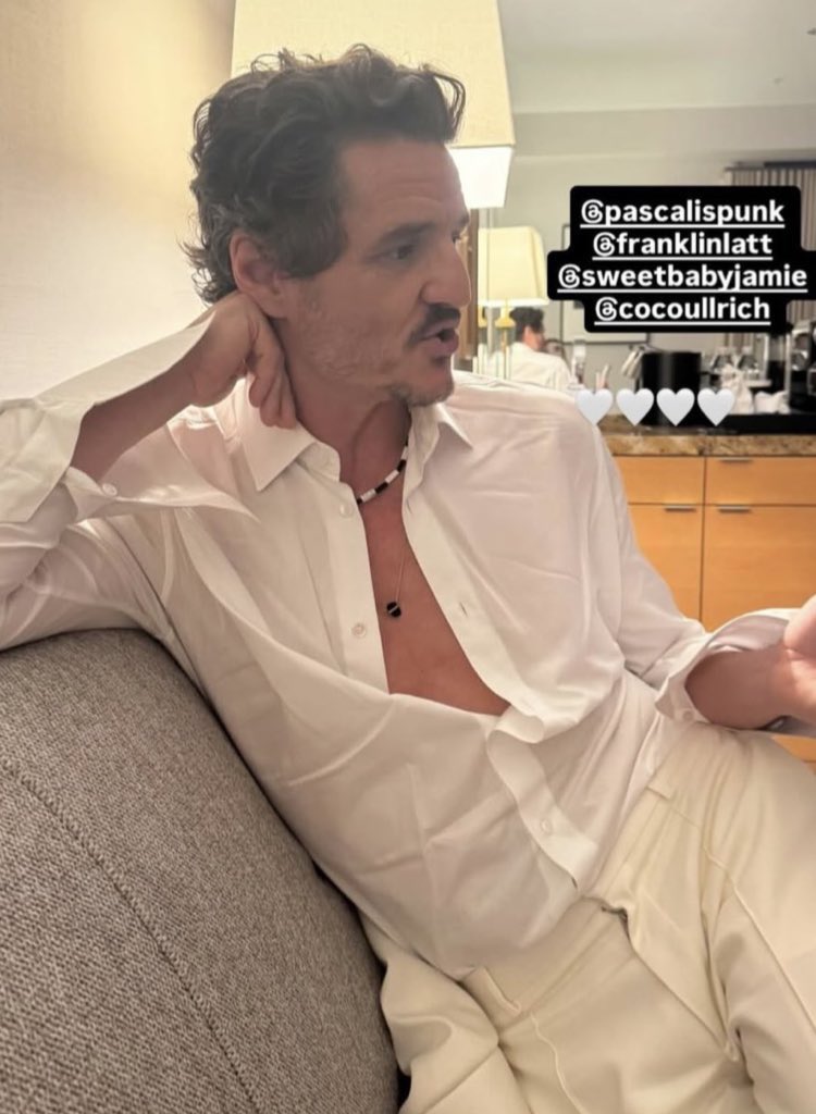 Pedro Pascal pre-Emmys

source: sueballs via IG