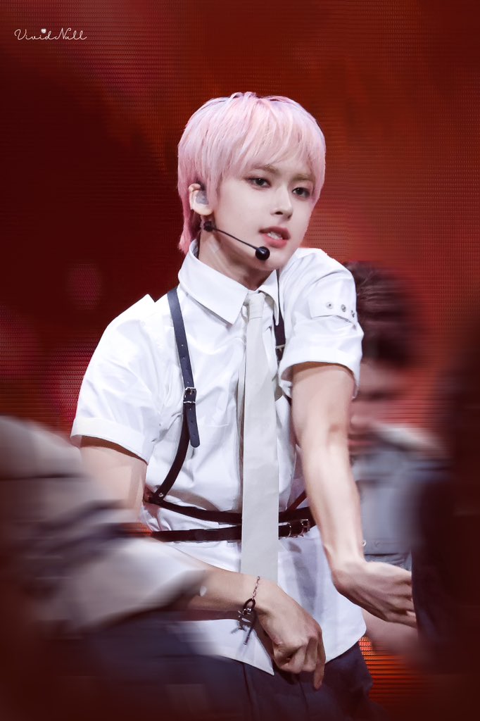 vividnull_ tweet media