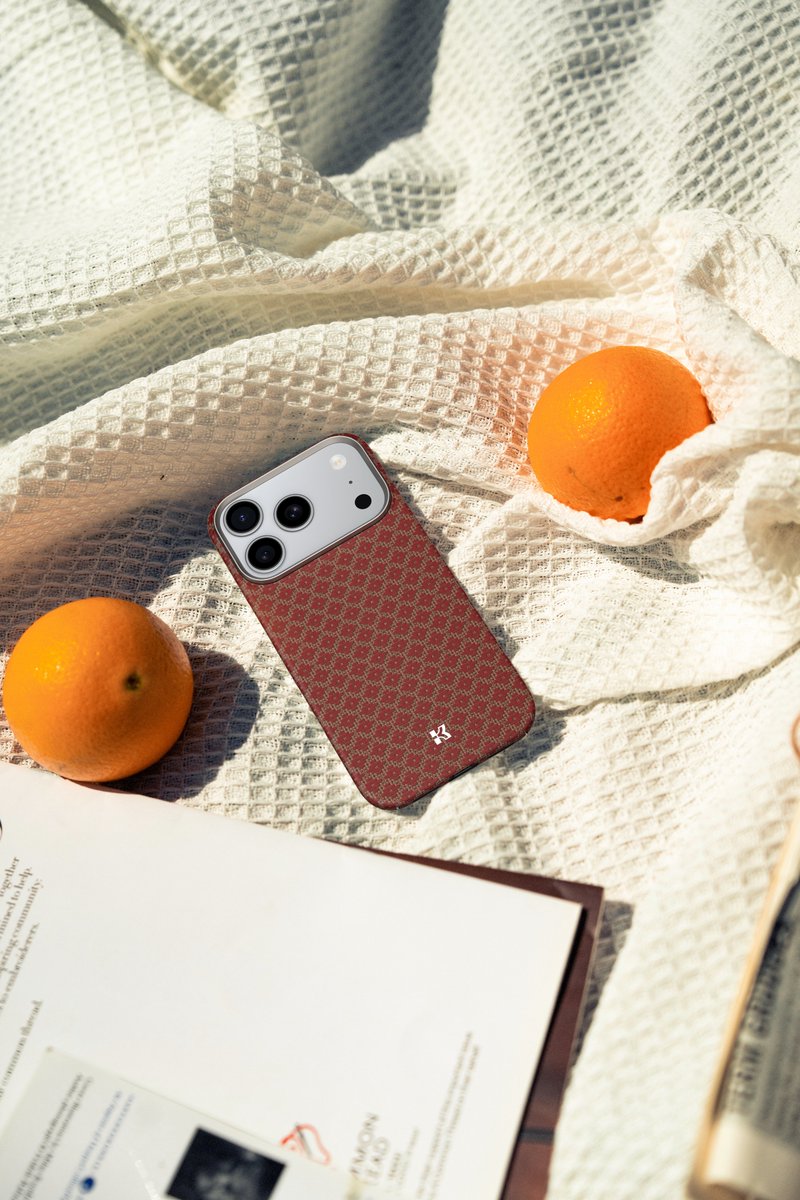 Benks_Official's tweet photo. Love it or hate it—iPhone 17 Pro Orange is making waves. 🍊

Paired with our ArmorGrid case… it’s bold on bold. Would you rock it?

🔗 | https://t.co/GTWUKqnSti

#benks #appleevent #iphone17promax #iPhone17Pro #iPhone17Air #iphone17case #iphone17camera https://t.co/YW52neRytE