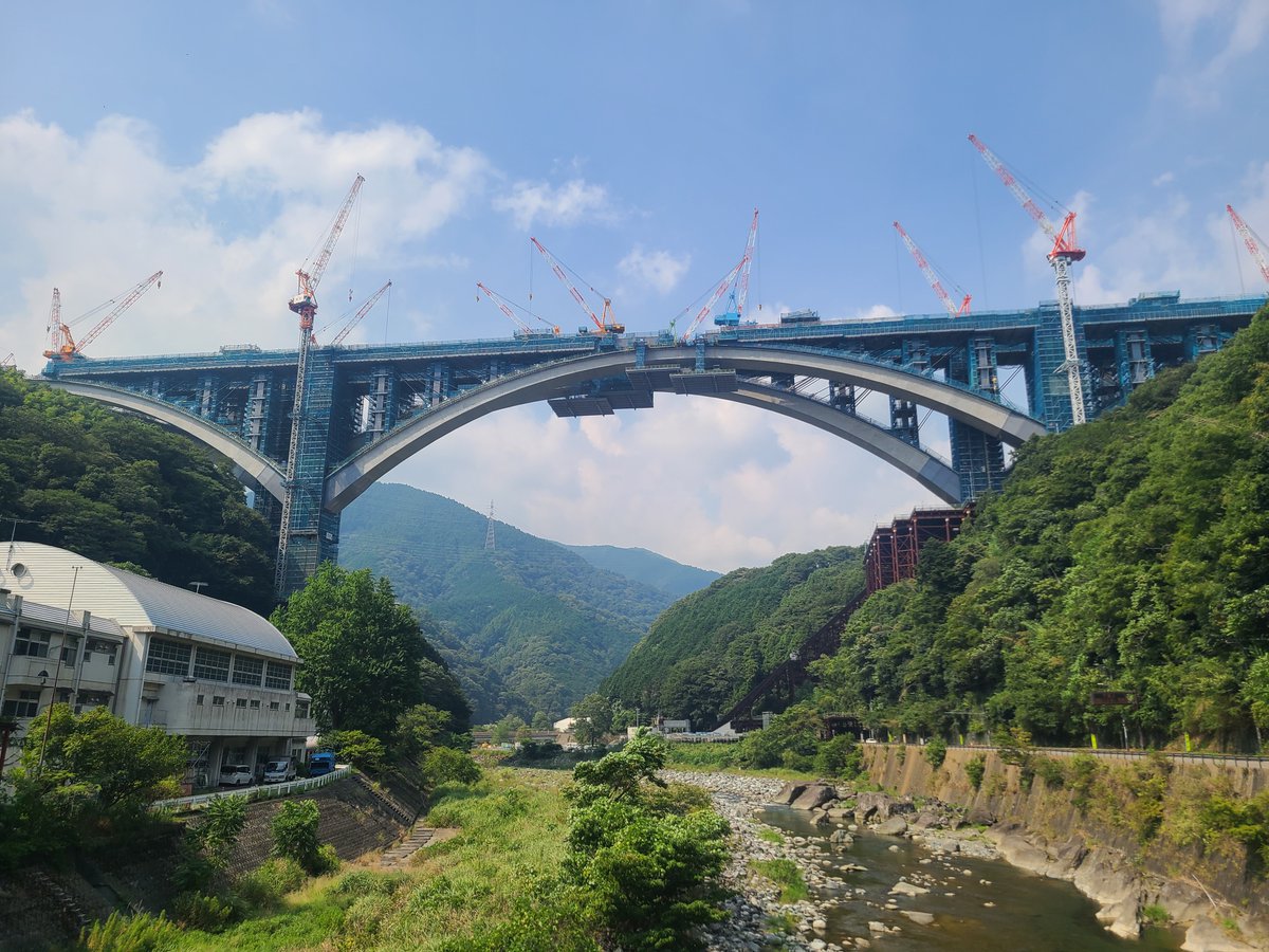山北町にある新東名高速道路の日本最大級バランスドアーチ橋の名称が発表されました。
「山北天空大橋」

また、発表イベントの映像が本日（9月15日）18:00頃と21:55頃からテレビ神奈川「tvkニュース」で放送されます。ぜひ、ご覧ください。
※急遽、番組の内容が変更する場合があります。
#山北町