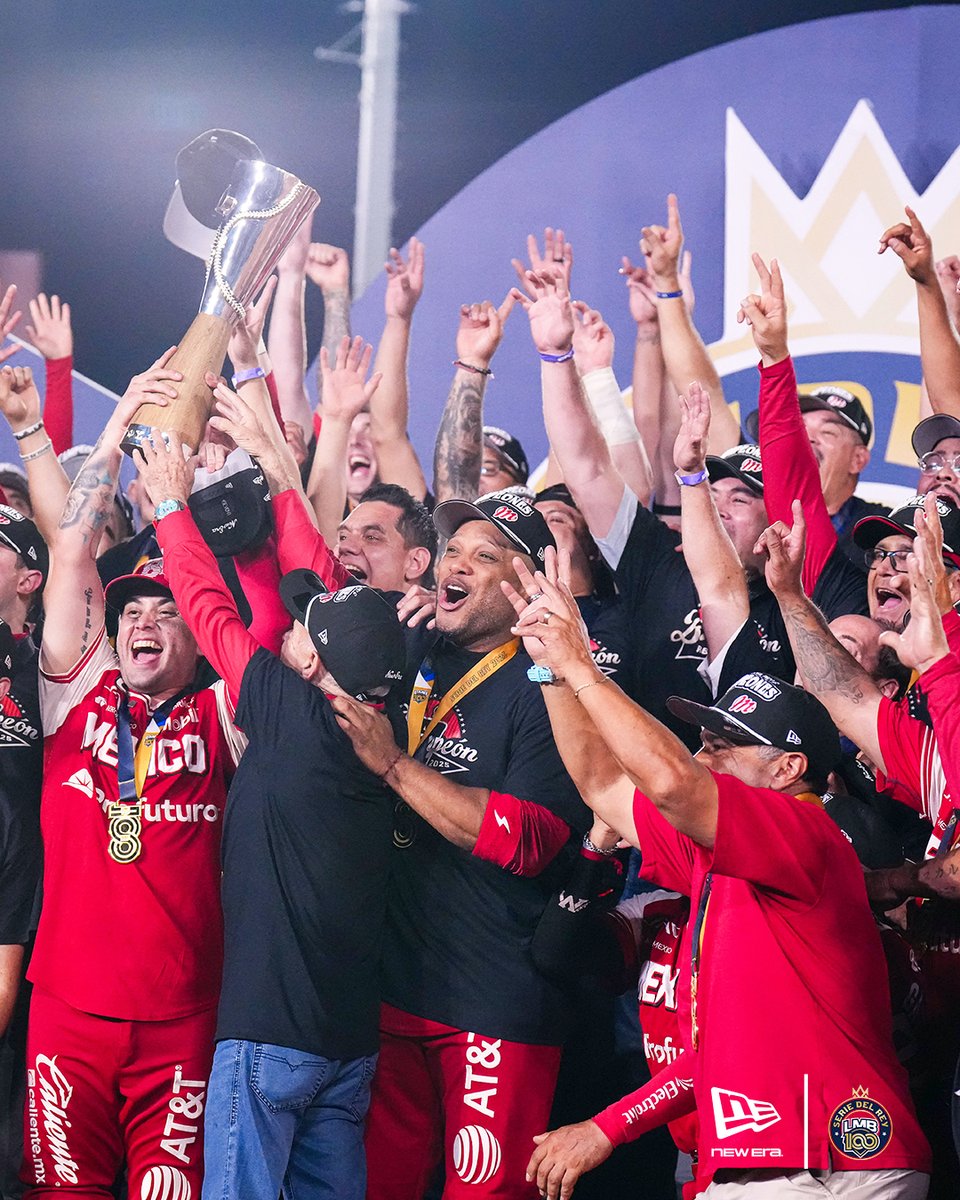 NewEraMx's tweet photo. Bicampeones. Leyenda viva.

Los @DiablosRojosMX suman su corona número 18 y confirman que la grandeza no se hereda, se conquista. Un equipo eterno, un legado imposible de detener.

¡Felicidades, Diablos! La corona es suya.

#NewEraMéxico #MIS18N @LigaMexBeis https://t.co/AngGgxVaZS