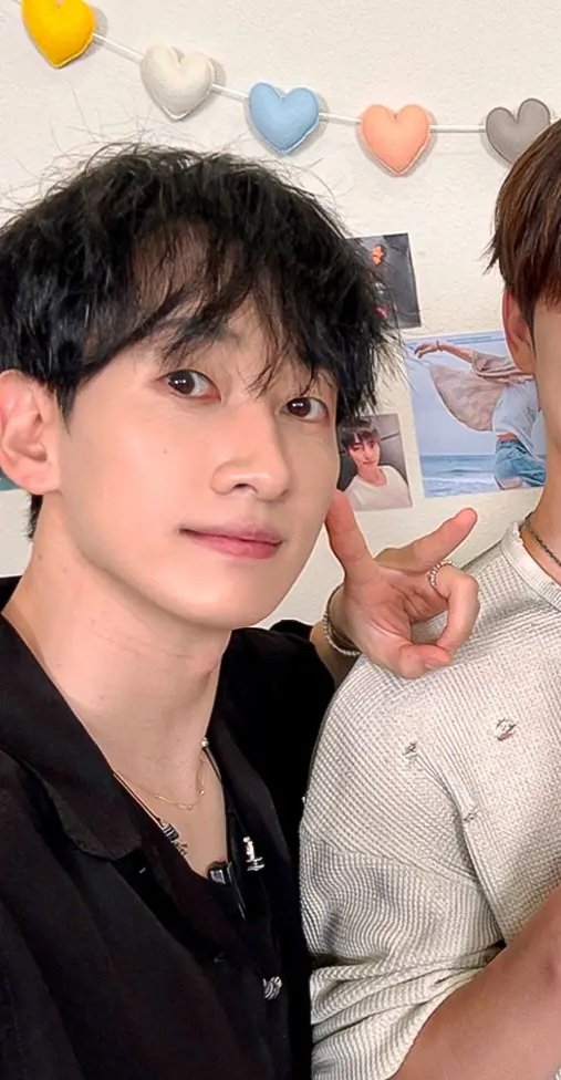 250915 이쪽으로올래

드디어 븐틴븐틴 세븐틴

✨이쪽으로 올래3✨ 축(하)카(페) 10회 세븐틴 디노
2025.09.15. 월(오늘) PM6:15(KST) 공개

시즌1부터 기다리고 기다렸던
세븐틴 출연 성사😎

어디서도 말하지 못한 세븐틴 막내의 이야기🩷
오구오구 여기서 다 털어놔

오늘 저녁 6시 15분
디노보러