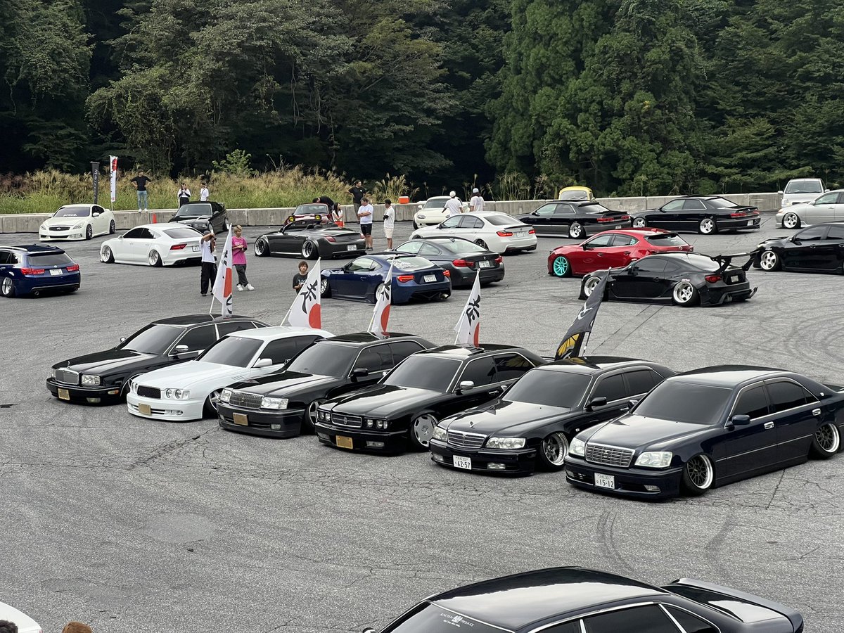 y_h_h070406's tweet photo. みんなで復活イベントは
低床モラトリアム🚗

静岡の車高短
全員自走で搬入🫰🩷 https://t.co/pjNjo3kyri