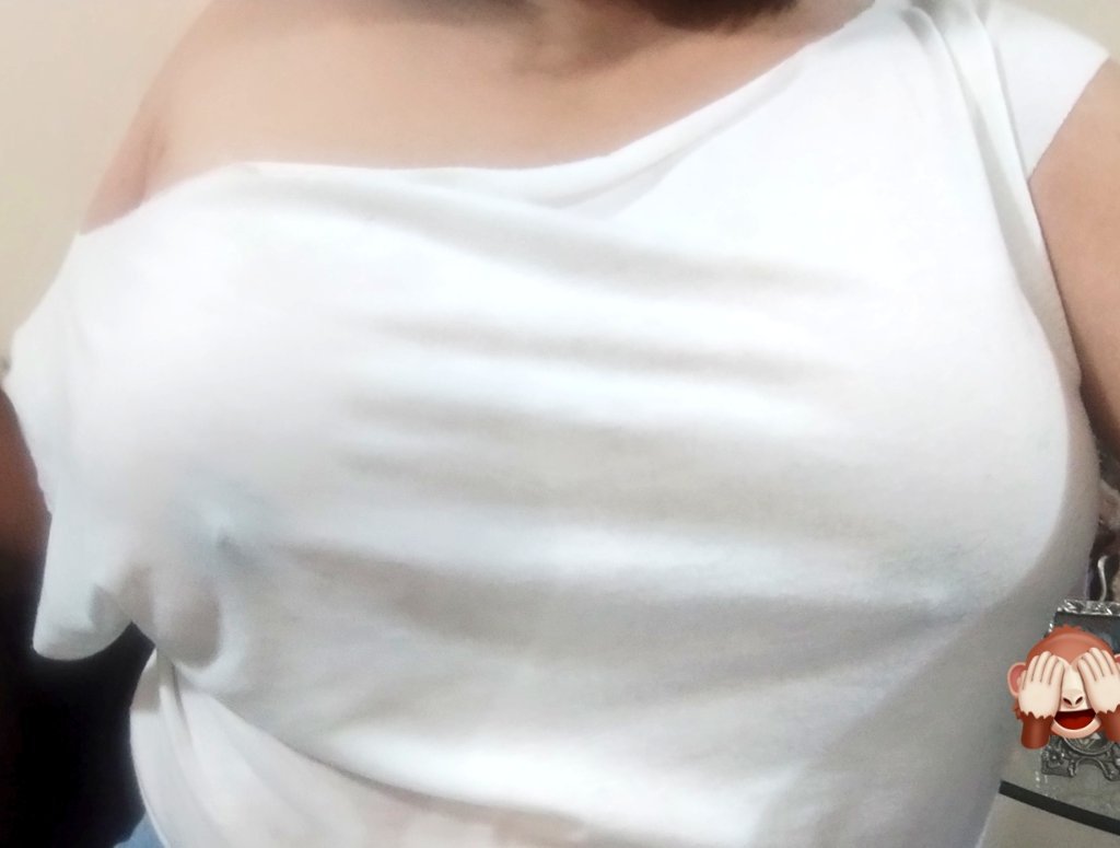 labigboobs's tweet photo. Se me mojo un poco ... Y la blusa también 

#tetas #pezones https://t.co/w0kIUujb5t