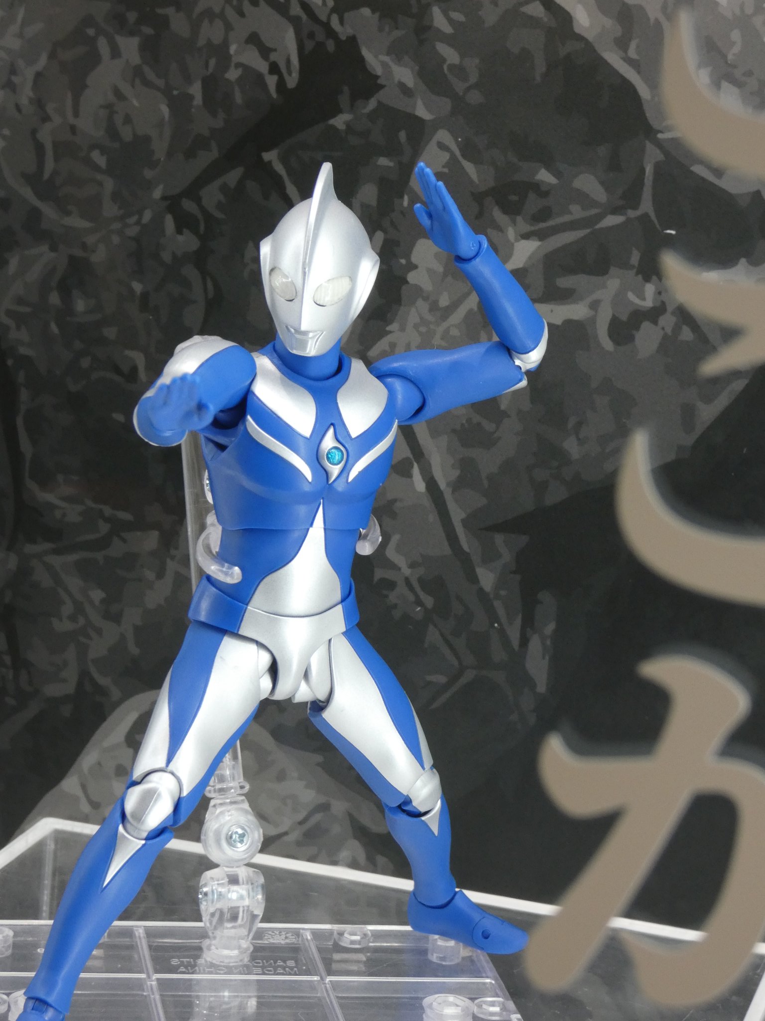 ウルトラマンコスモス S.H.Figuarts ウルトラマンコスモス ルナモード | ULTRAMAN