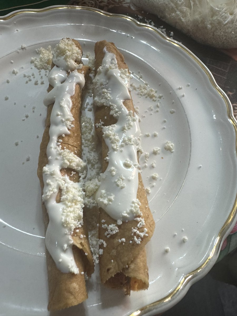 Domingo de recargar pila! 🏍️🔥🥙🌮 list@s para una nueva semana #DerechoPenal