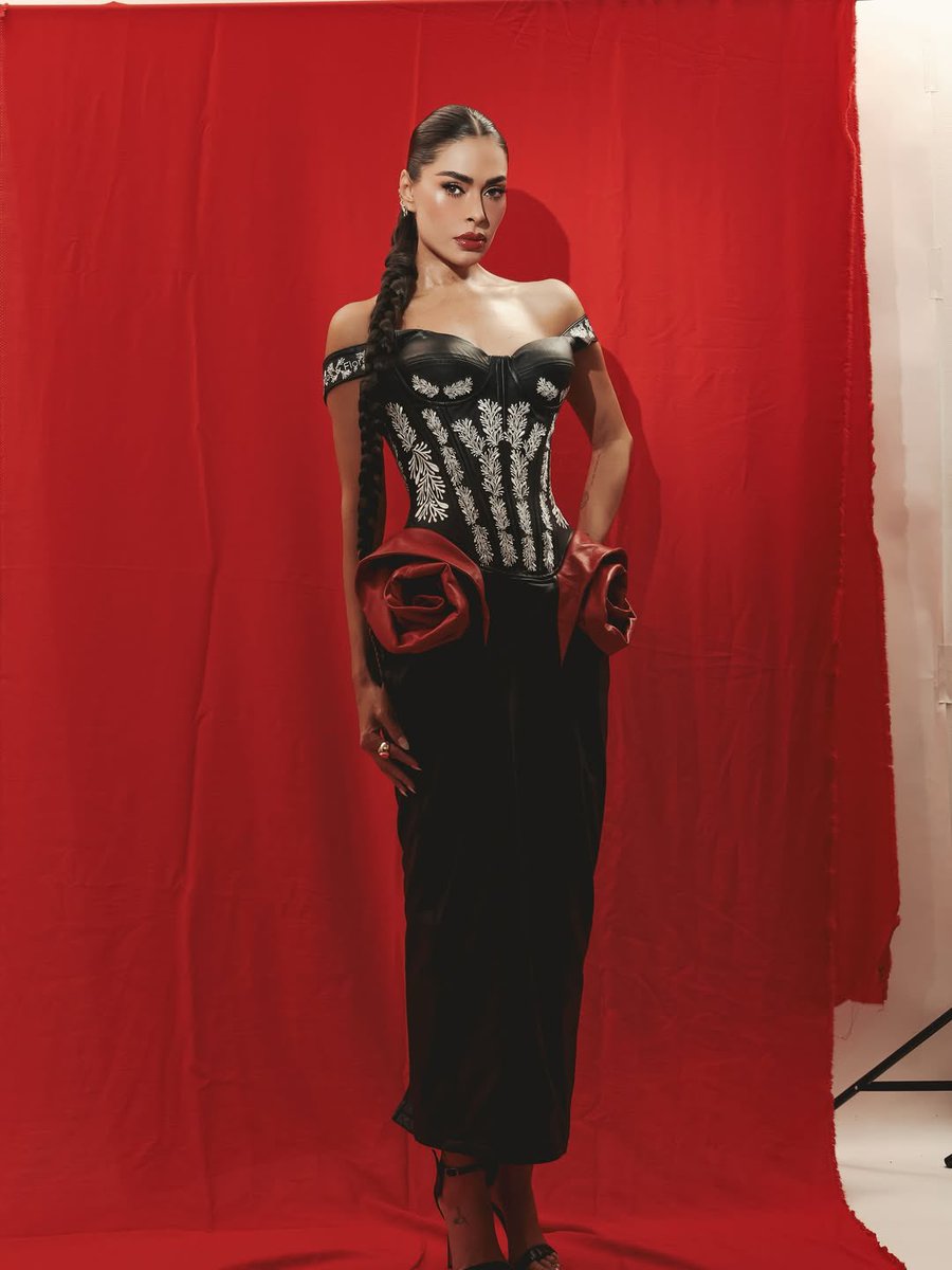 Olmos &amp; Flores son los encargados del look de Galilea inspirado en el traje de charro y en "la ciudad de las rosas" 🌹 #LaCasaDeLosFamososMx