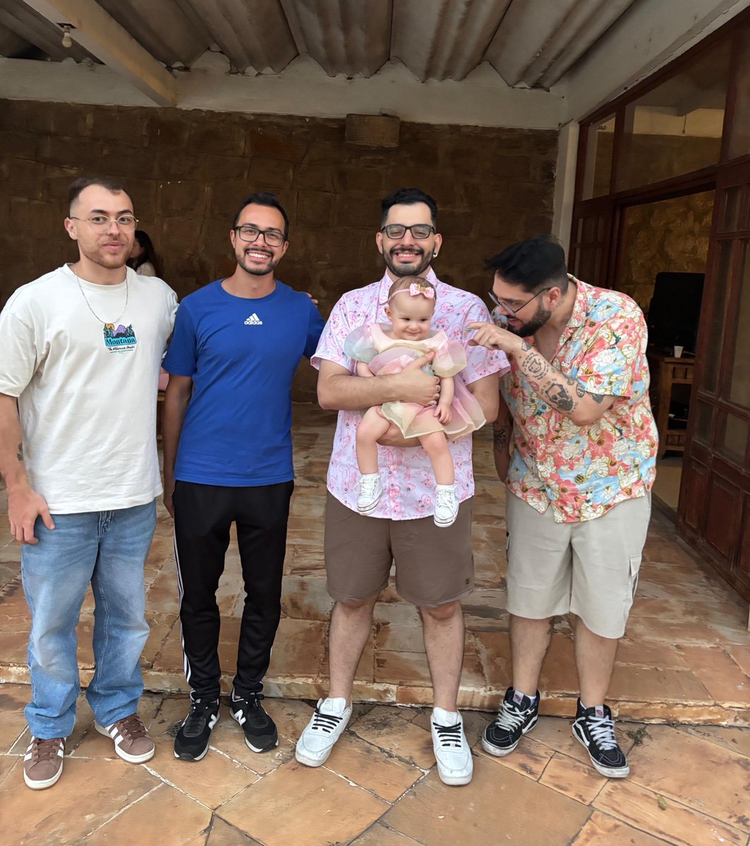 #PokemonUNITE me deu muita oportunidade e eu serei eternamente grato a esse jogo. Mas receber amigos que o jogo me deu no aniversário da minha filha com certeza vai ser lembrança que eu vou levar pra vida! Amo vocês ❤️ <a href="/UniteBrazil/">Pokémon UNITE Championship Series Brazil</a>