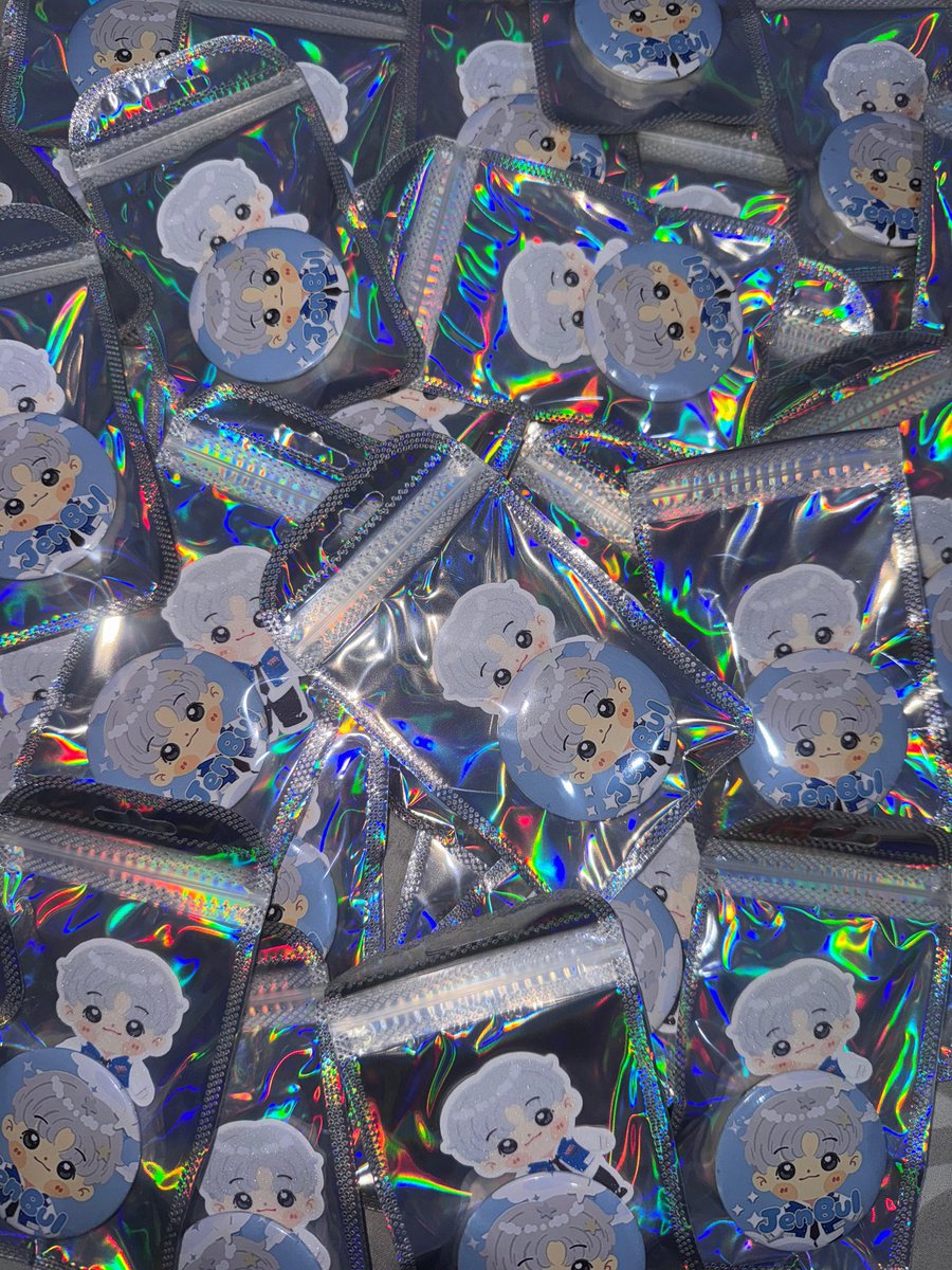 Freebies dari JenBul udah jadi loh 🤭

Ucul ga? Ucul ga? 😊

See you di JIS gaes 😎
Cari aja si JenBul nya dan baris yang rapih ya Jenfs !! 😚😚😚😚

Jangan lupa baca syarat dan ketentuannya ya untuk dapetin freebiesnya. 🩵

#JenBul #SupportJENOwithJenBul 
#THEDREAMSHOW4