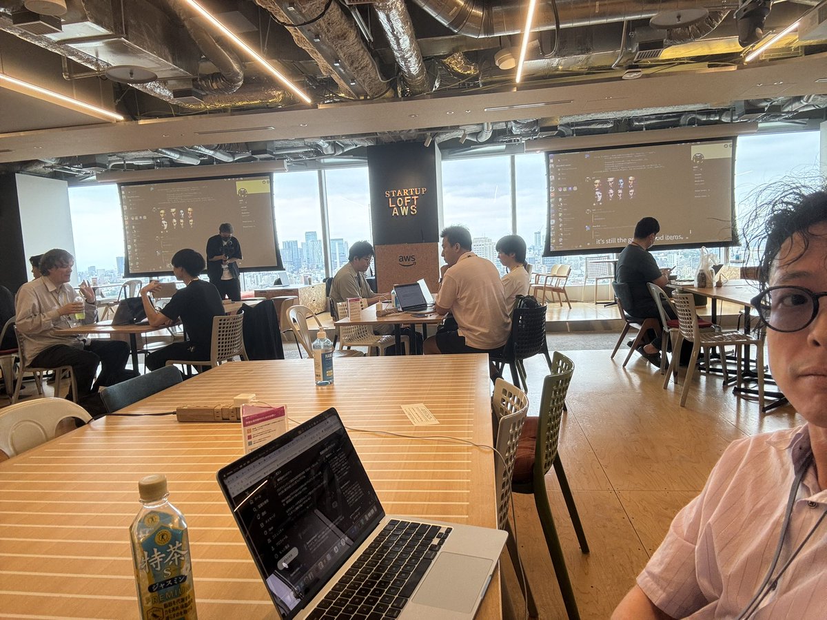 cactaceae's tweet image. 最初に着いたのに自分のテーブルだけ人が座ってくれない
ボッチ寂しすぎる

#AWSStartupLoft
#AWSAIAgentHackathon #MeltingHack