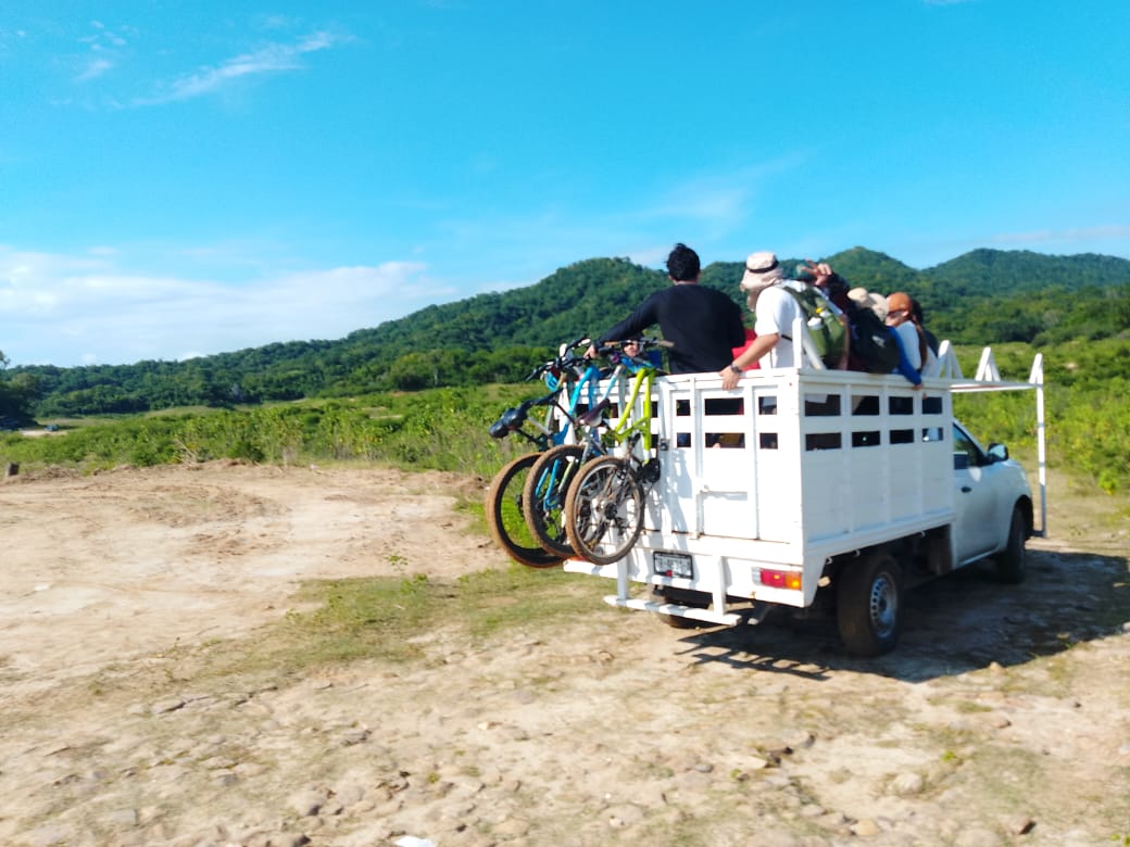sspsinaloa1's tweet photo. Durante las acciones preventivas llevadas a cabo en Aventura Narnia: Rodada Mexicana 2025, elementos de la #PEPSinaloa brindaron apoyo a ciclistas que presentaron cansancio en su retorno de #Imala a #Culiacán.

Las autoridades se mantuvieron presentes durante este evento en apoyo a los asistentes. 

@SSPSinaloa