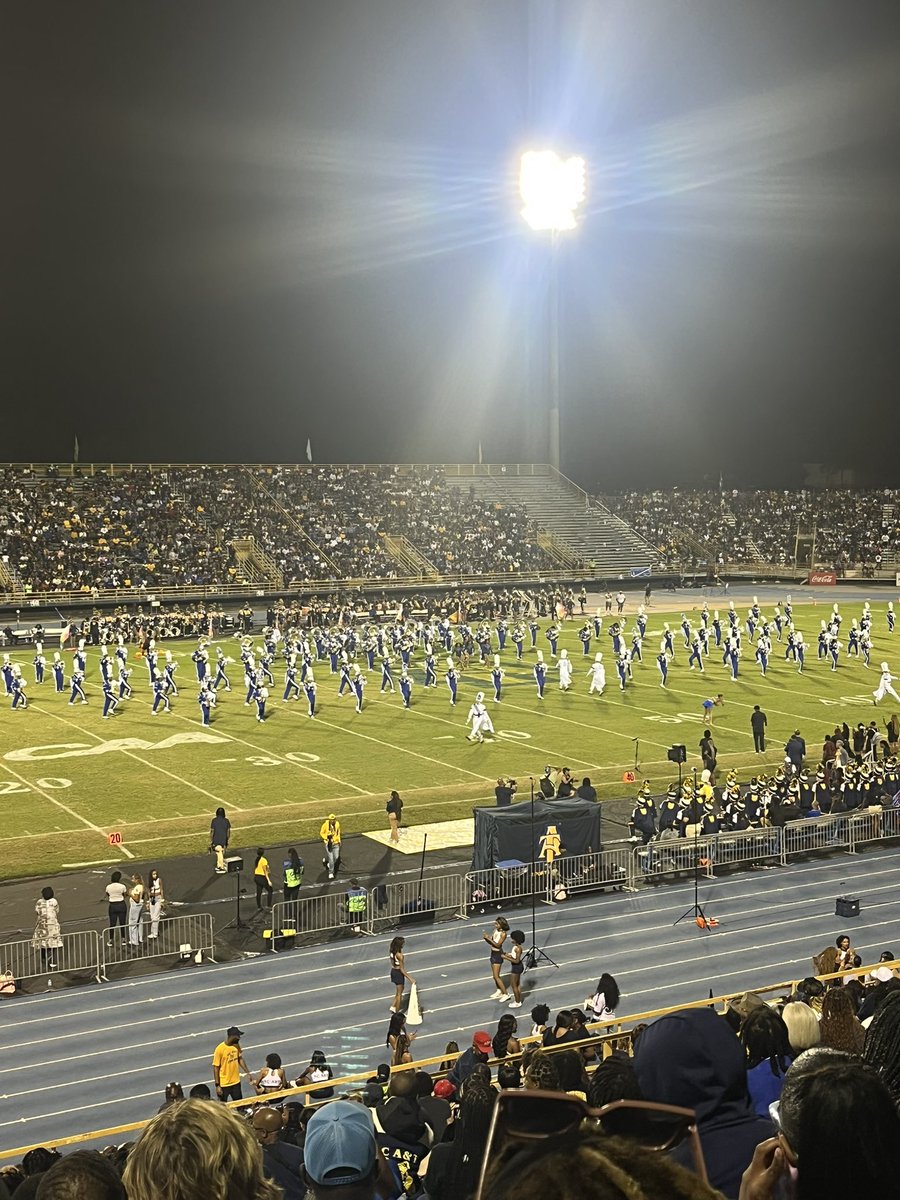 Had a great time at the Nc A&amp;T vs Hampton game  last night  just wanna say thx to <a href="/_TLantz/">Terry Lantz</a>  <a href="/NCATAGGIES/">N.C. A&T Athletics</a> <a href="/CoachShawnGibbs/">Shawn Gibbs</a>  for have me out GOO AGGIES!!!!!!! <a href="/WRHBulldogs/">WRH Athletics</a>