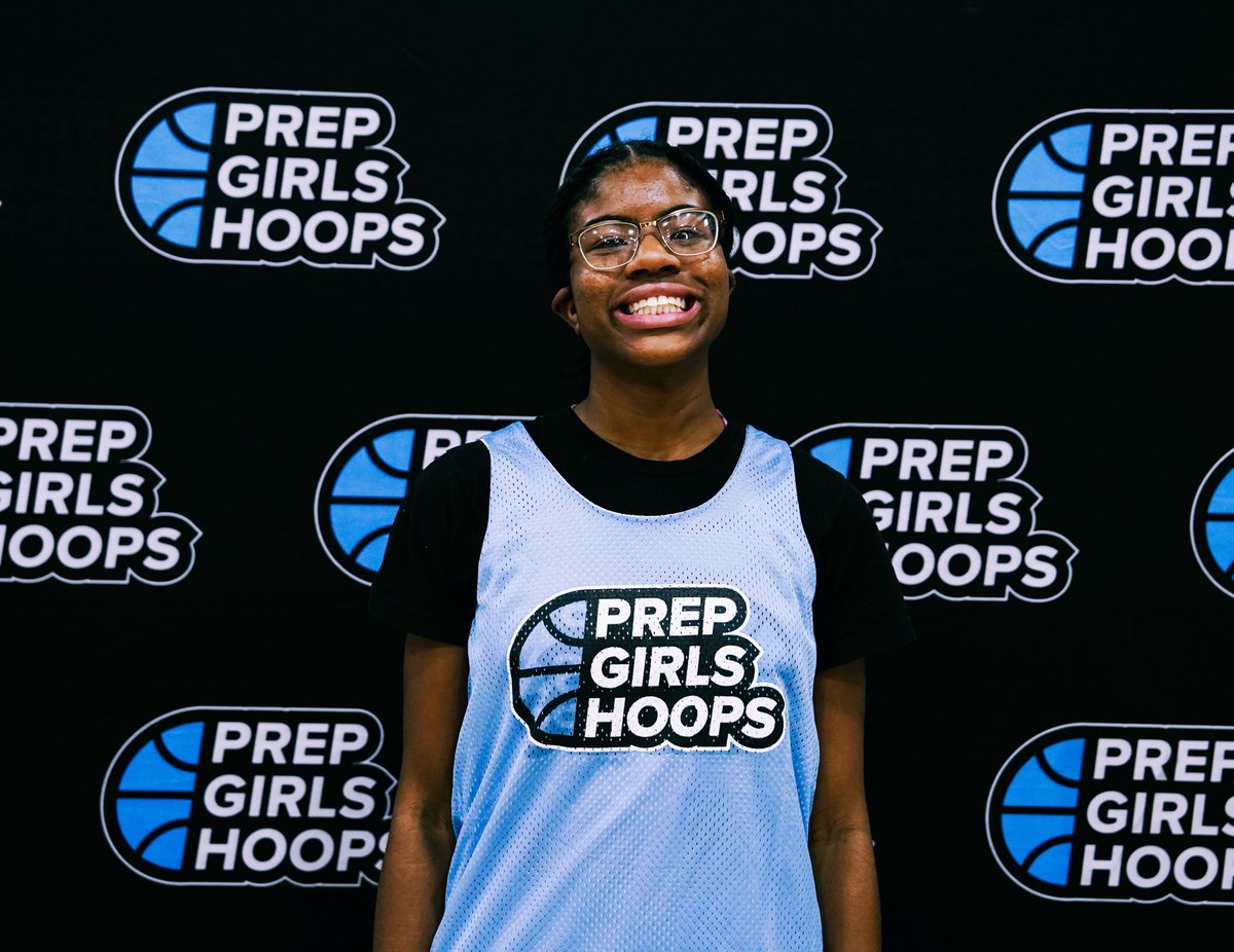 paris baker tweet media