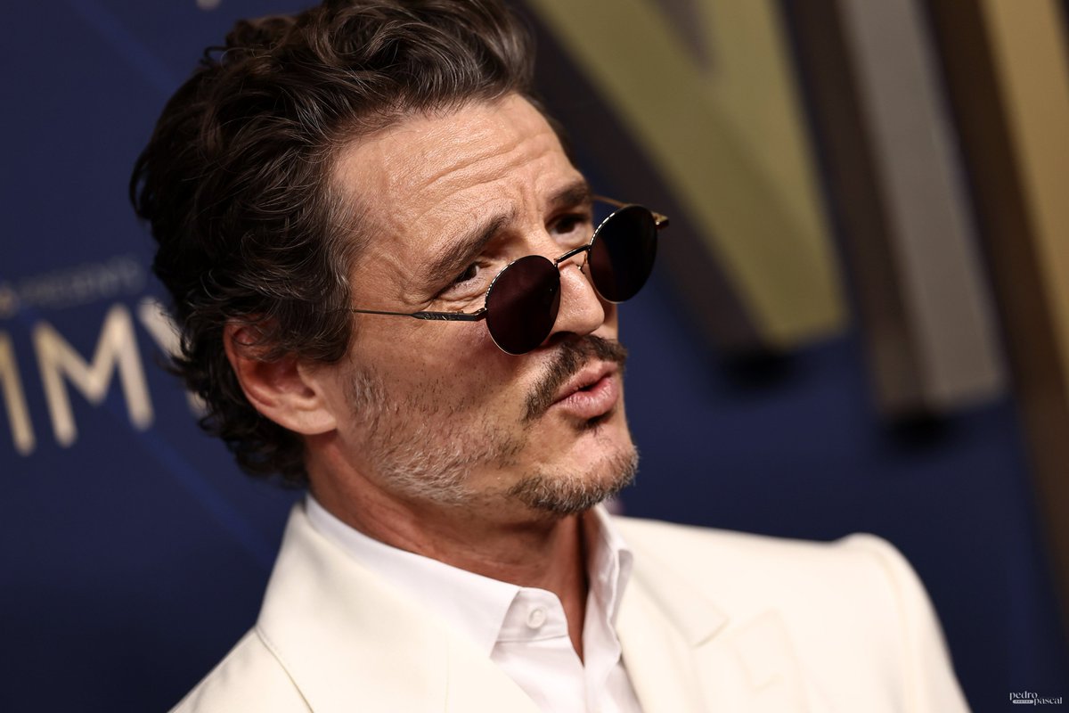 Pedro Pascal Photos tweet media