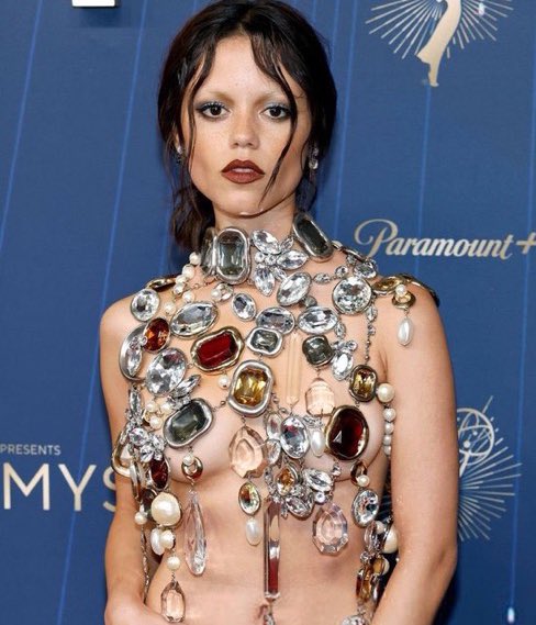 esinclaires's tweet image. JENNA ORTEGA ARE YOU KIDDING ME?????