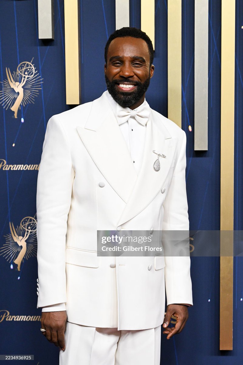 lumonfiles's tweet photo. 📷 Tramell Tillman DAZZLES on the Red Carpet of the Emmy’s Tonight! (📸 Gilbert Flores) https://t.co/m2fHzh3F10