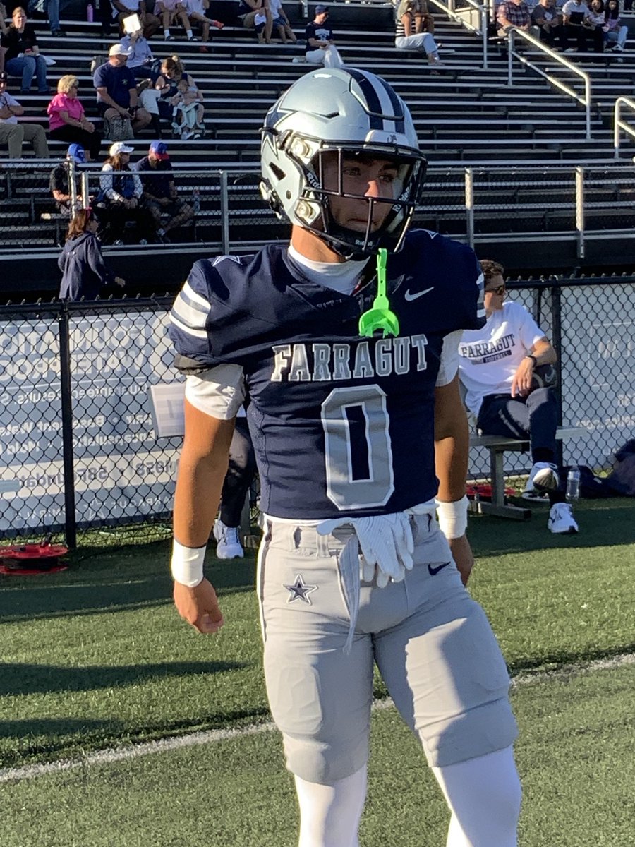 🏈 Farragut Stat Leaders after 4 Games ⚓️

Total Tackles:
CONNOR PARRIS 30 (13 solo)
MAYSN APALATEGUI 27 (9 solo) Pictured 
OWEN PETOSKEY 26 (12 solo)
HARRISON SMITH 24 (11 solo)
LUKE DUENCKEL 20 (7 solo)

QB Sacks:
STEPHEN DOUBLEDAY 3
OWEN PETOSKEY 2.5
COLT BROOKER 2

⁦🏈⚓️🏈