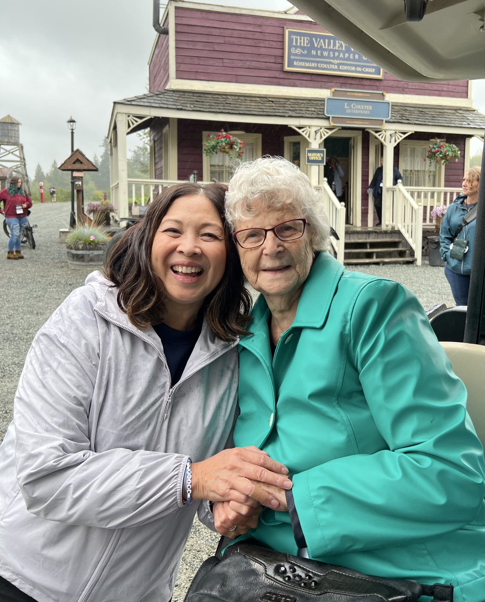 psprague83's tweet photo. Janette Oke ❤️Such a blessing to see her again at Hope Valley! ❤️ #HFR2025 #Hearties https://t.co/QVW9wdX2bE