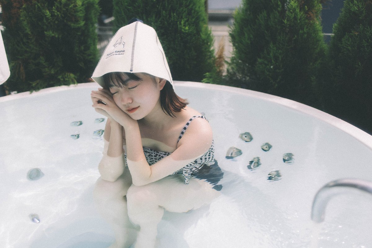 明日【9/18(木)】は 曇り☁時々雷雨⛈／最高 34℃／最低 21℃
午後にかけてにわか雨の可能性あり。
サウナの水風呂で体をクールダウンしたら気持ちよく過ごせそう。
#TokyoSauna #サウナ好き #サ活記録 #明日の天気 #ととのう