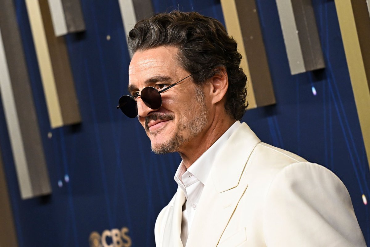 Pedro Pascal Photos tweet media
