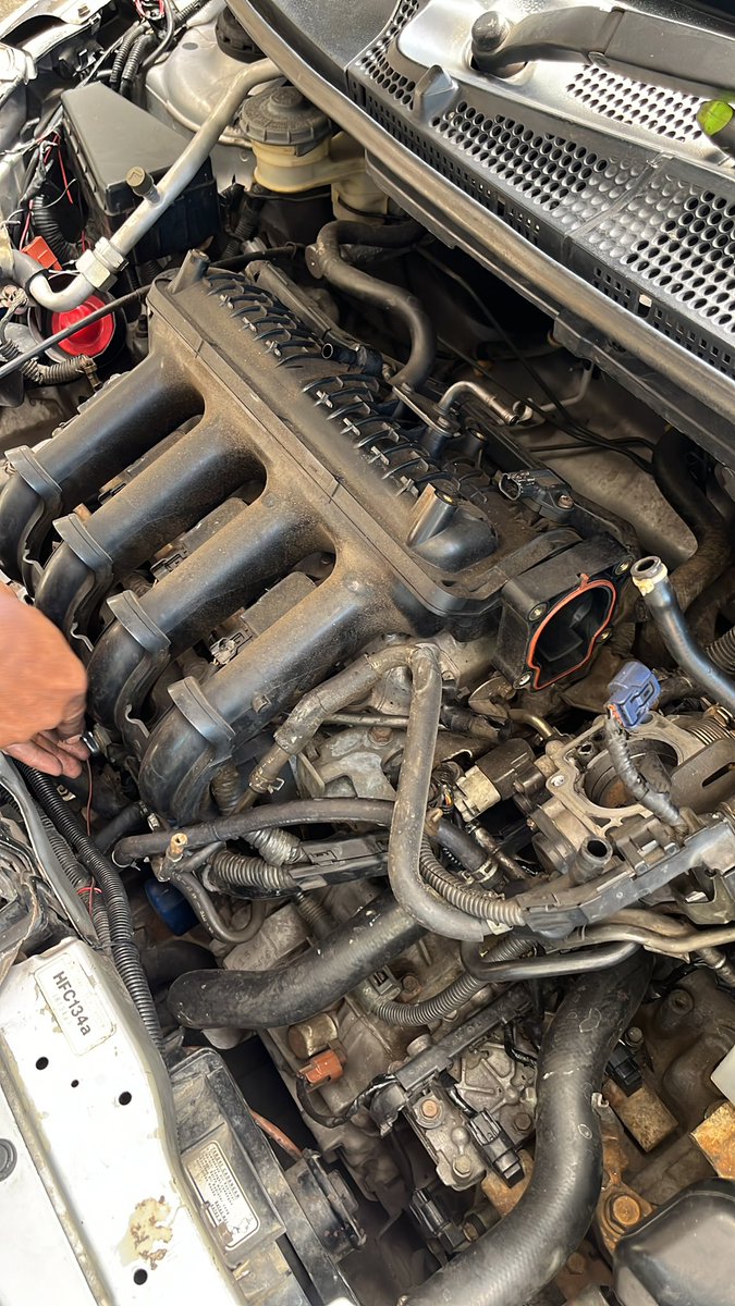 be_em_we323i's tweet image. Sering2 dah bersiin filter pompa fuel pump, throttle, injector, busi, egr, stel klep alias tune up 😮‍💨