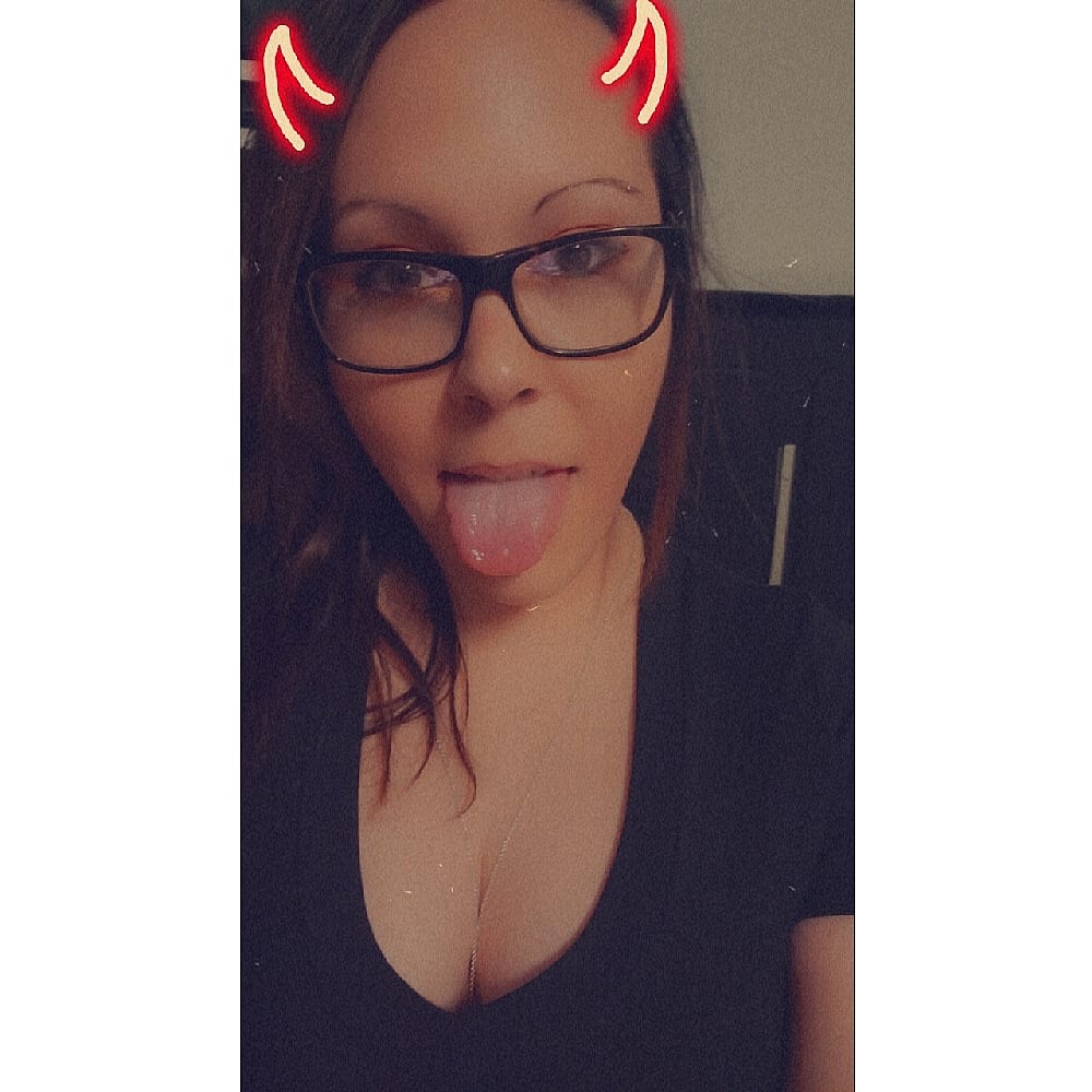 0h_ye5_d4ddy's tweet photo. Sunday funday ❤️ come say hi 
https://t.co/Dxa071Hbce https://t.co/NsORJmunxl