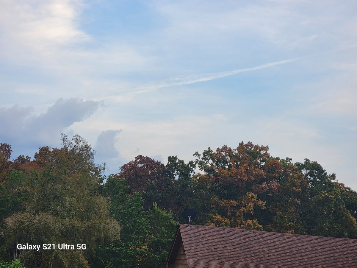 JamesOLamb's tweet image. They have been spraying all day here in #Missouri, and frankly I'm tired of their #assaults on our #Midwest skies.