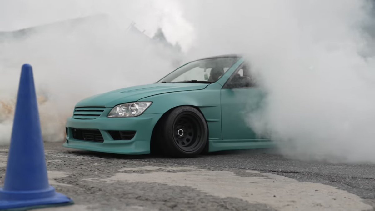 クソカッコよくないこのアルテッツァ？
あ！オレのやん❤️
動画ありがとうございます🙏🏻
#低床MORATORIUM 
#低床モラトリアム 
#スモークキング