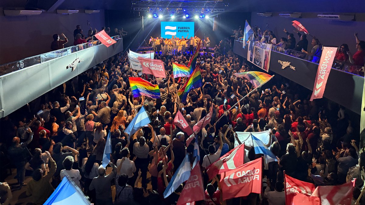 carentepp's tweet image. El jueves presentamos la lista que con unidad y renovación le va a poner un freno a Milei y va a empezar lo que viene. En octubre tenemos la oportunidad de volver a ganarle al presidente y al gobernador, como lo hicimos en Rosario.

Acá les comparto un hilo con mi discurso 👇🏼